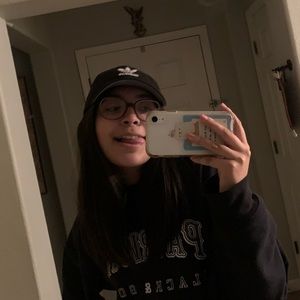 Meet your Posher, Cami